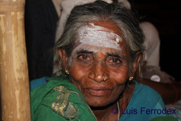 INDIA. PEREGRINOS I